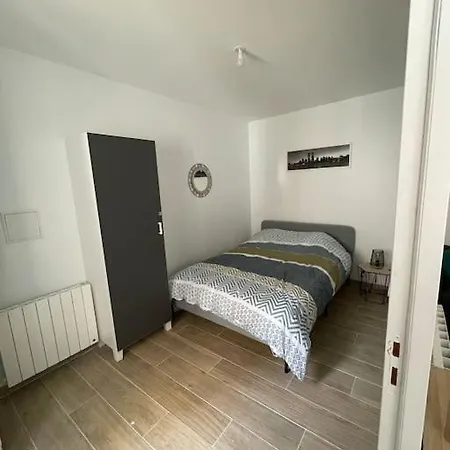 Caen Le Port : Superbe Appartement Refait A Neuf Exterior photo