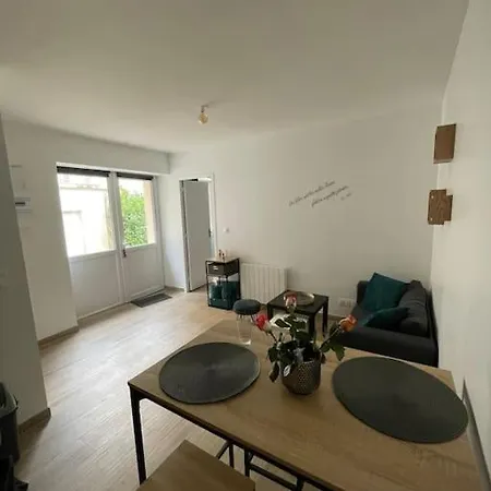 Caen Le Port : Superbe Appartement Refait A Neuf Exterior photo