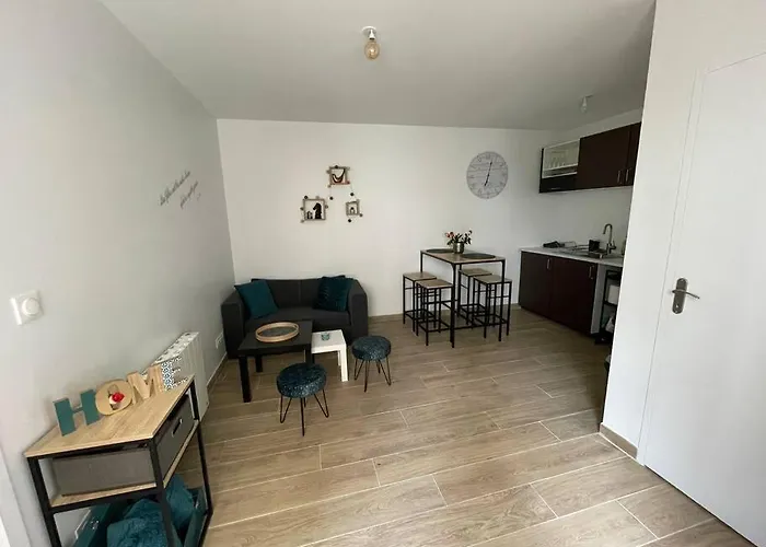 Caen Le Port : Superbe Appartement Refait A Neuf